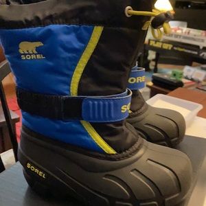 Sorel Boys Flurry Winter Boots Size 11 Children’s. Blue and Black. Lightly used.